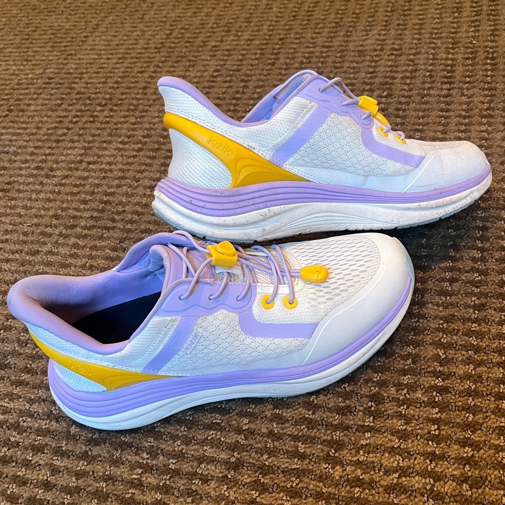 Kizik Women’s London Sneaker. Cushioned, comfort, & hands free. size 9.5 EUC